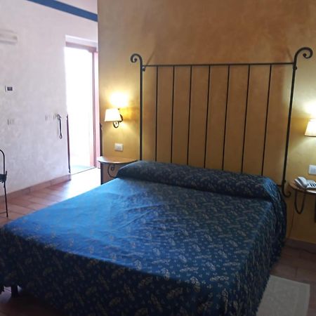 Hotel Il Borgo Dell'Ulivo Trevi Esterno foto