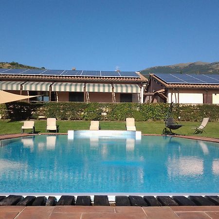 Hotel Il Borgo Dell'Ulivo Trevi Esterno foto