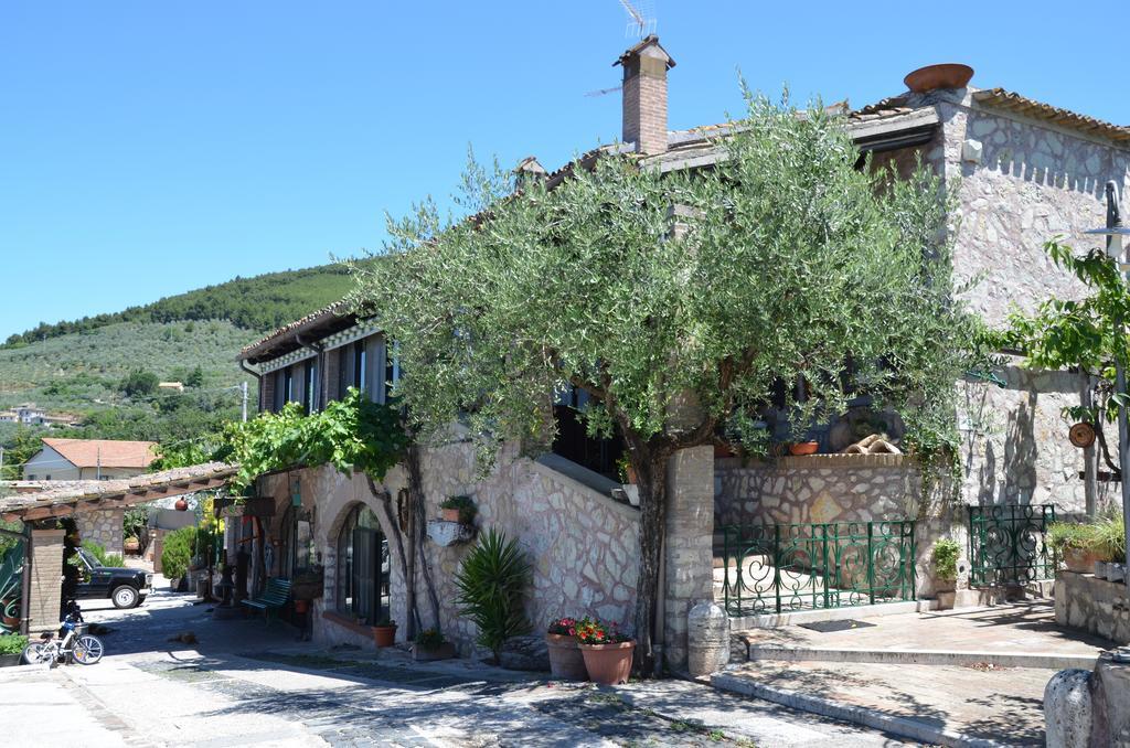 Hotel Il Borgo Dell'Ulivo Trevi Esterno foto