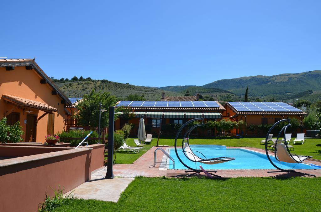 Hotel Il Borgo Dell'Ulivo Trevi Esterno foto