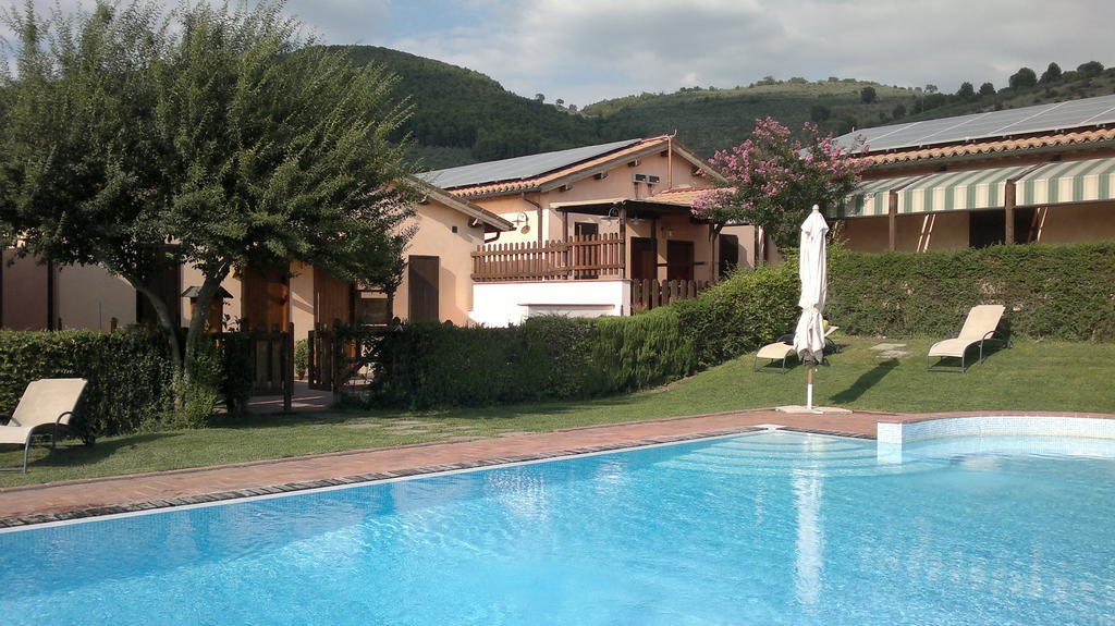Hotel Il Borgo Dell'Ulivo Trevi Esterno foto