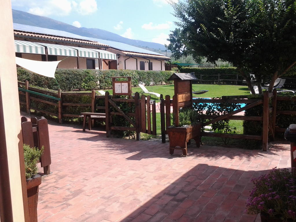 Hotel Il Borgo Dell'Ulivo Trevi Esterno foto