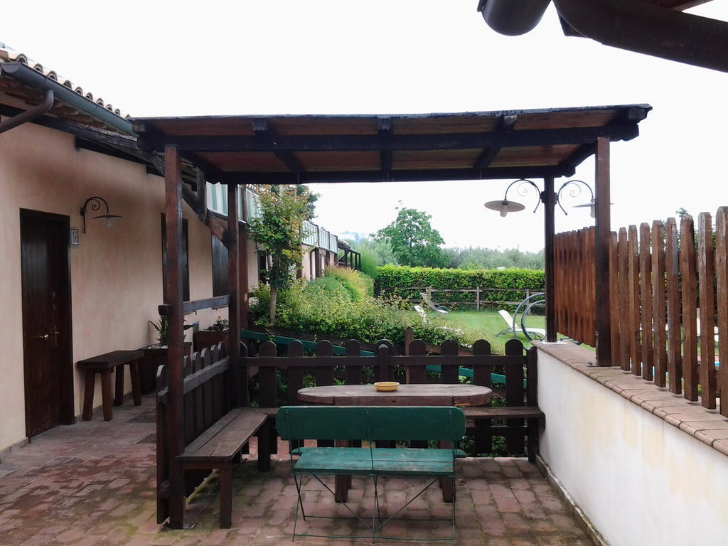 Hotel Il Borgo Dell'Ulivo Trevi Esterno foto