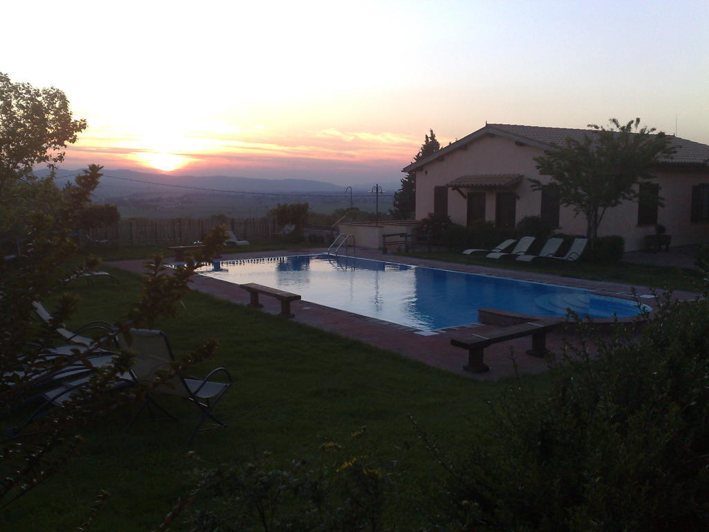 Hotel Il Borgo Dell'Ulivo Trevi Esterno foto